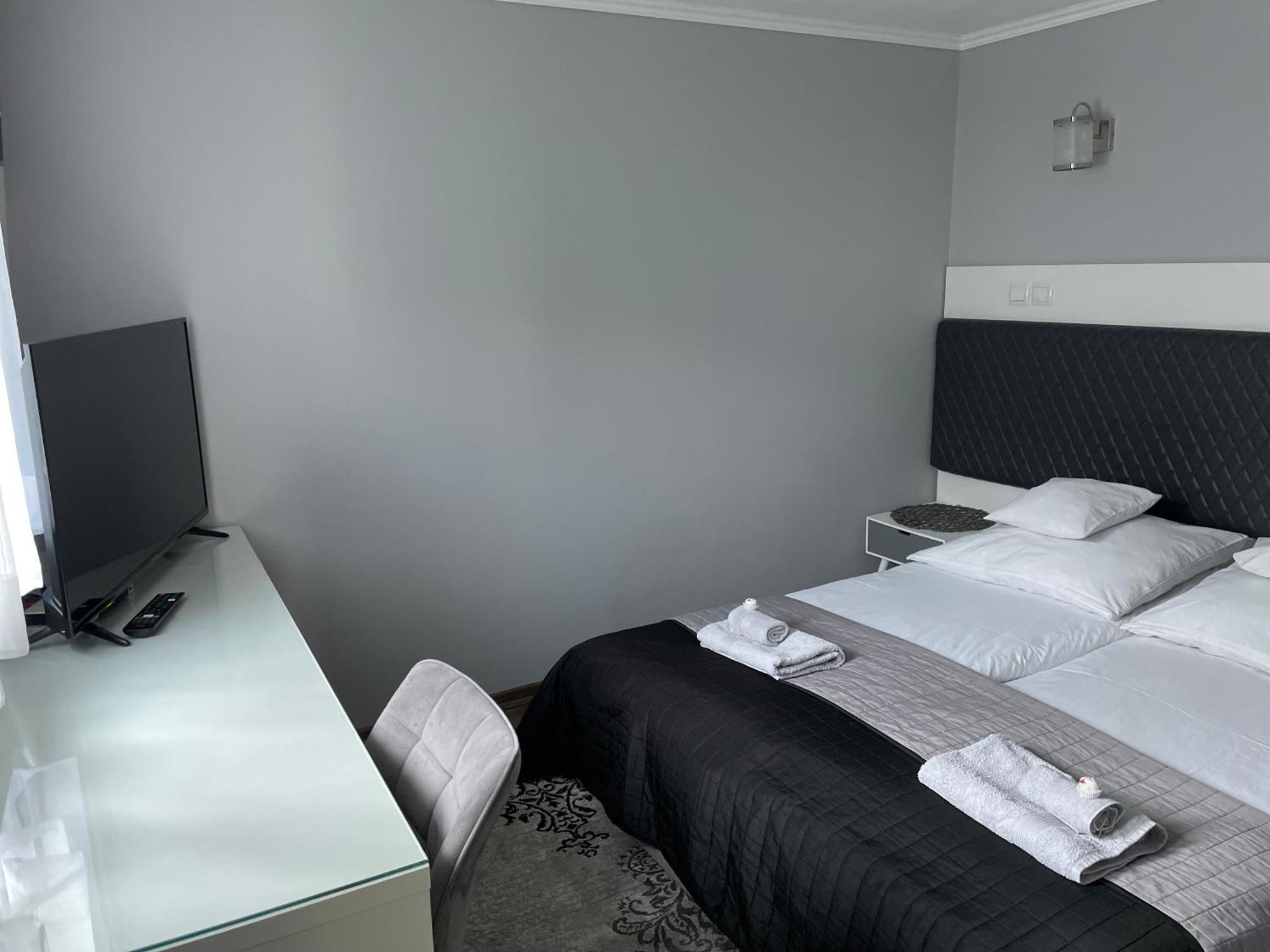 Apartament Lazur ปีวา ภายนอก รูปภาพ